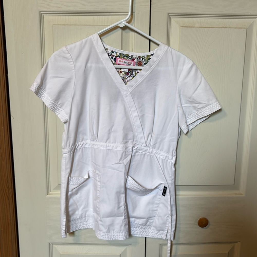 Koi Scrub Top Small